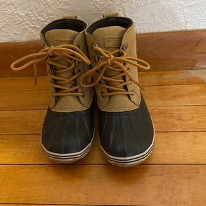 NWOT Boys Size 1 Sperry Boots